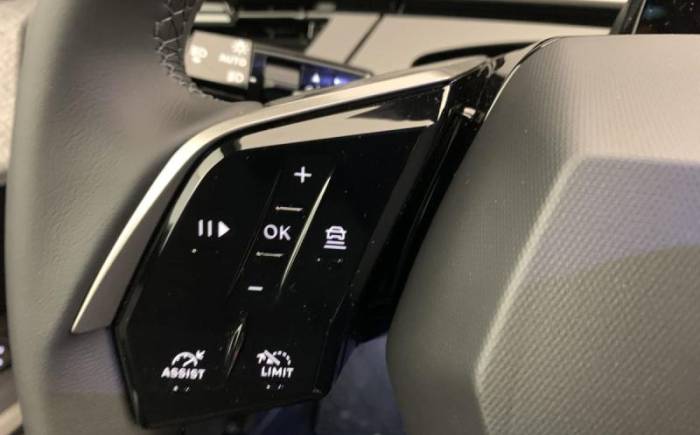 PEUGEOT 5008 HYBRID 145 CH E-DCS6 ALLURE