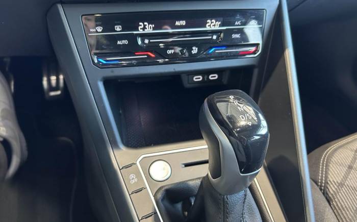 VOLKSWAGEN TAIGO 1.5 TSI - 150 - Start&Stop - BV DSG 7 R-Line *** IMMATRICULATION FRANCAISE TOIT PANORAMIQUE