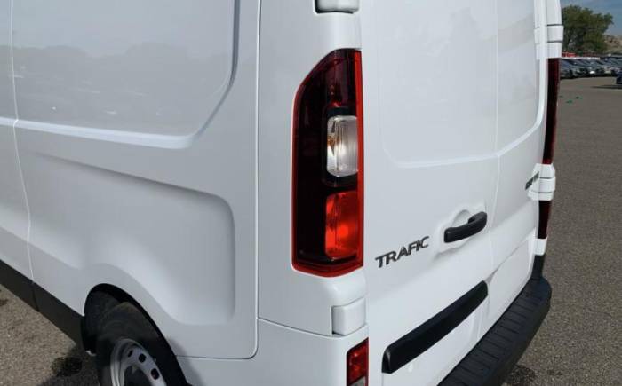 RENAULT TRAFIC FOURGON BLUE DCI 130 L2H1 3T GSR2 EXTRA