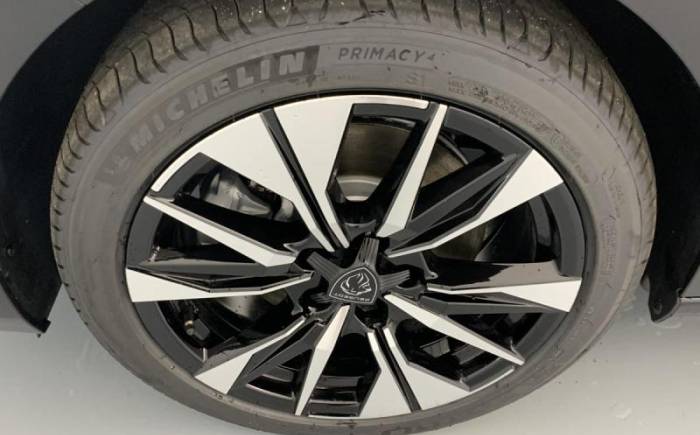 PEUGEOT 308 NOUVELLE BLUEHDI 130CH S S EAT8 ALLURE