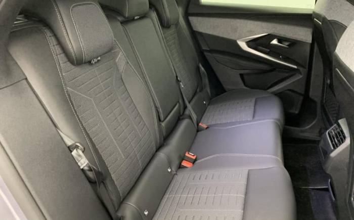 PEUGEOT 3008 HYBRID 145 E-DCS6 GT