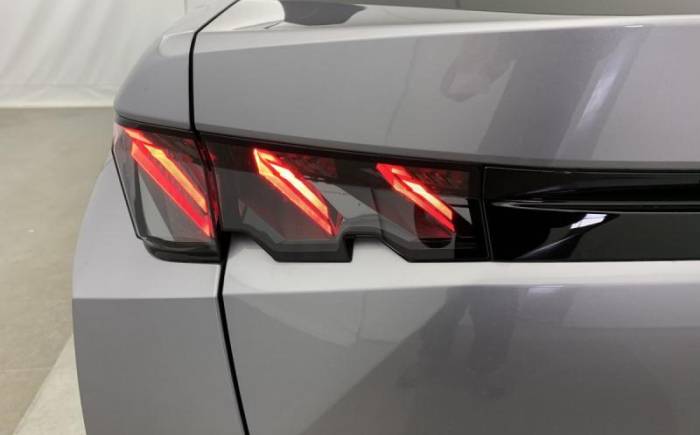 PEUGEOT 3008 HYBRID 145 E-DCS6 GT