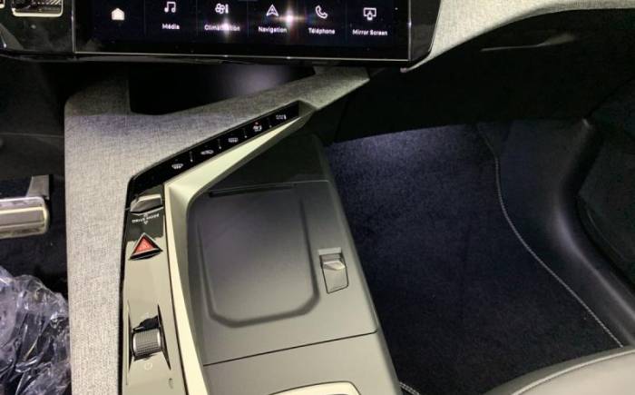 PEUGEOT 3008 HYBRID 145 E-DCS6 GT
