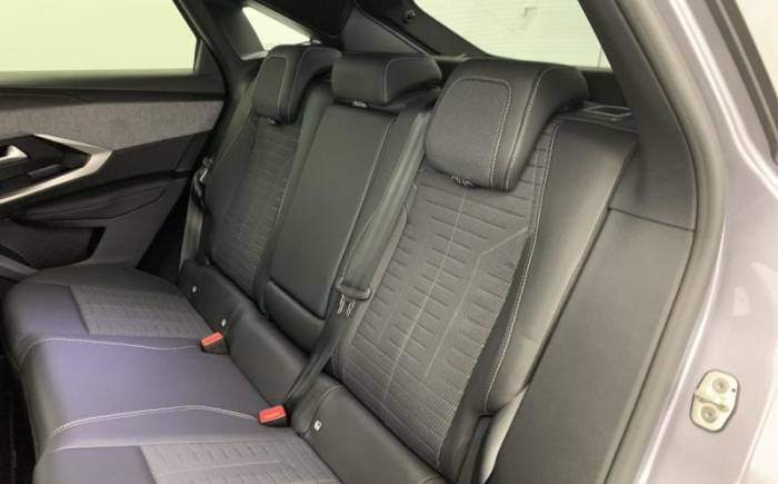 PEUGEOT 3008 HYBRID 145 E-DCS6 GT