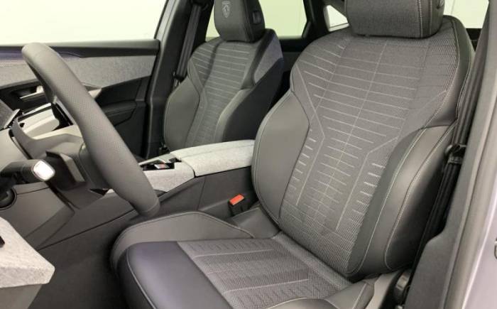 PEUGEOT 3008 HYBRID 145 E-DCS6 GT