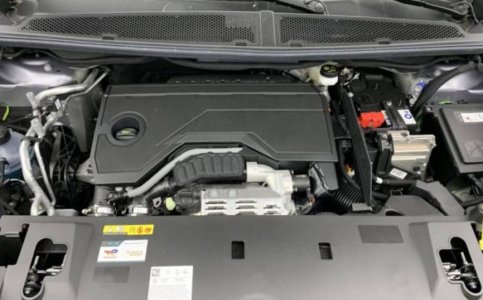 PEUGEOT 3008 HYBRID 145 E-DCS6 GT