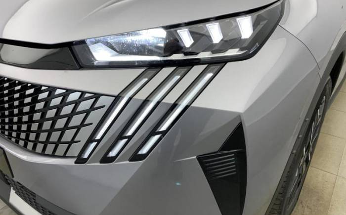 PEUGEOT 3008 HYBRID 145 E-DCS6 GT