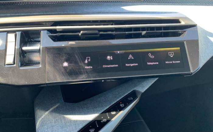 PEUGEOT 5008 HYBRID 145 E-DCS6 GT