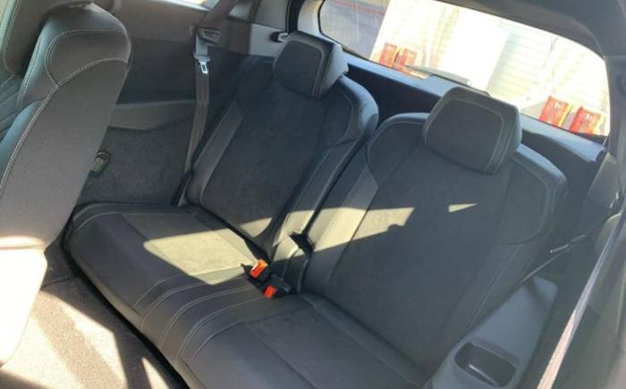 PEUGEOT 5008 HYBRID 145 E-DCS6 GT