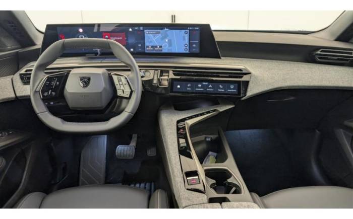 PEUGEOT 3008 HYBRID 145 E-DCS6 ALLURE