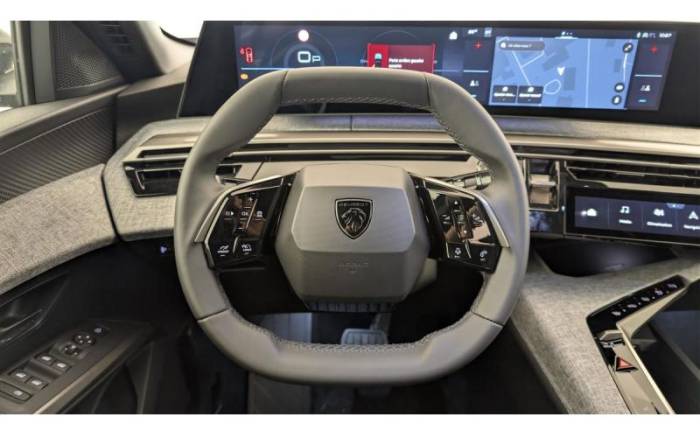 PEUGEOT 3008 HYBRID 145 E-DCS6 ALLURE