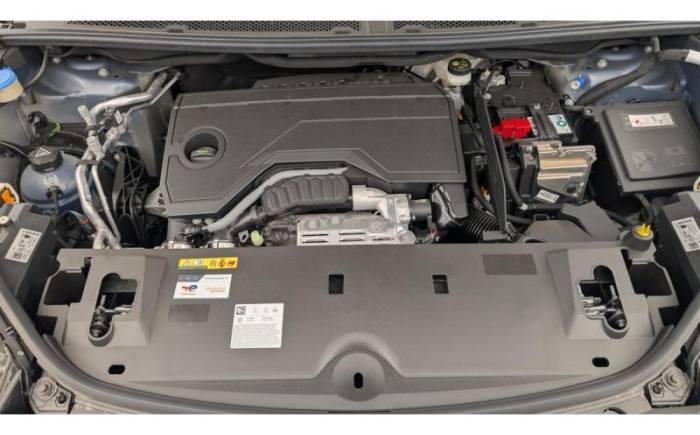 PEUGEOT 3008 HYBRID 145 E-DCS6 ALLURE