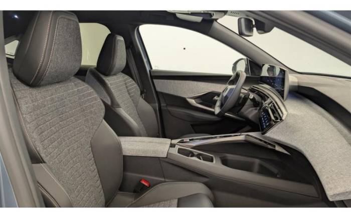 PEUGEOT 3008 HYBRID 145 E-DCS6 ALLURE