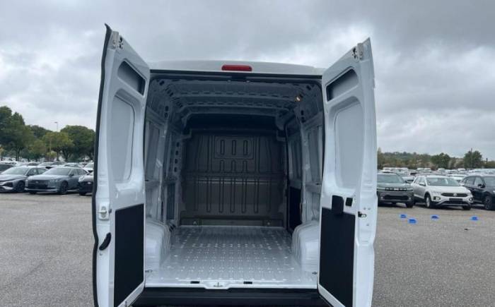PEUGEOT BOXER FOURGON Tole 3.3 t l2h2 bluehdi 140 s s bvm6