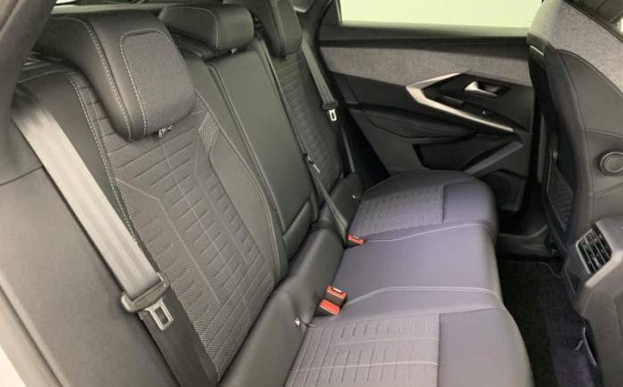 PEUGEOT 3008 HYBRID 145 E-DCS6 GT