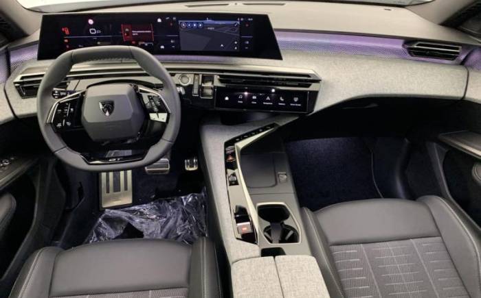 PEUGEOT 3008 HYBRID 145 E-DCS6 GT