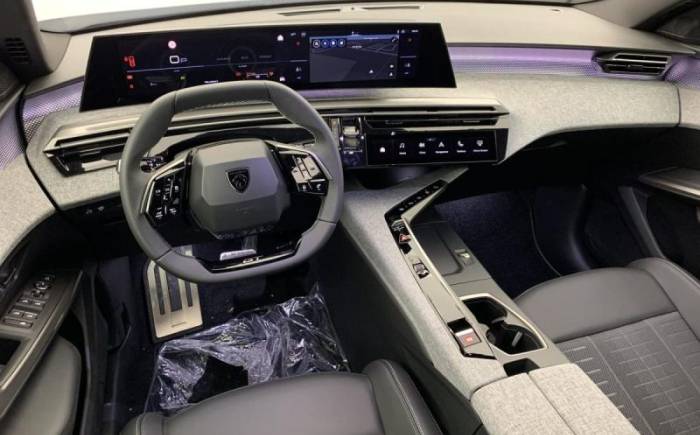 PEUGEOT 3008 HYBRID 145 E-DCS6 GT