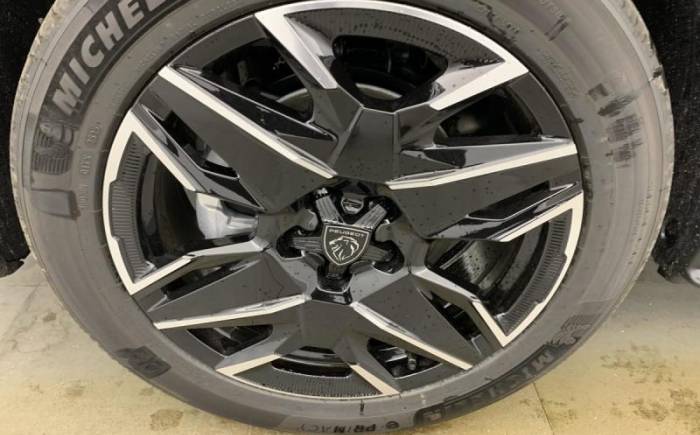 PEUGEOT 3008 HYBRID 145 E-DCS6 GT