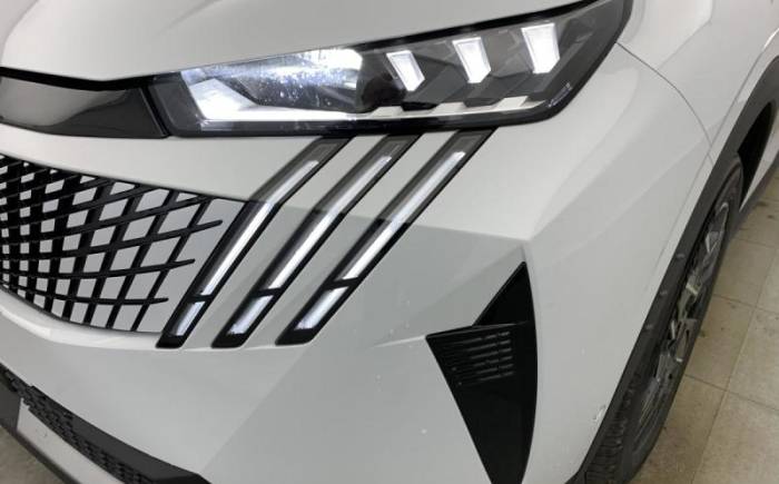 PEUGEOT 3008 HYBRID 145 E-DCS6 GT