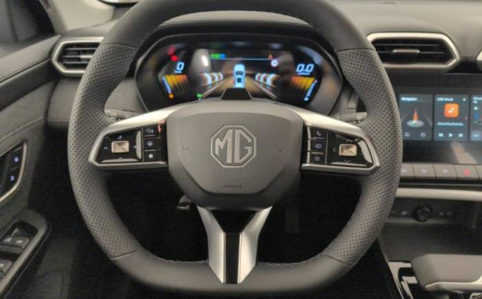 MG ZS 1.5 l hybrid+ 197 ch standard