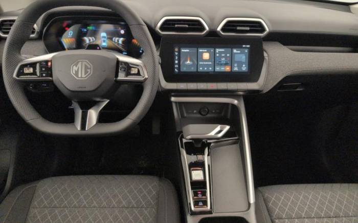 MG ZS 1.5 l hybrid+ 197 ch standard