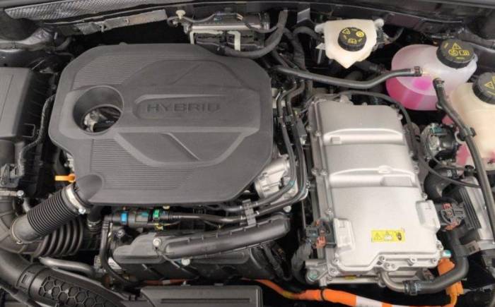 MG ZS 1.5 l hybrid+ 197 ch standard