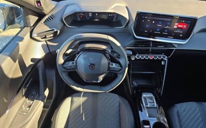 PEUGEOT 2008 HYBRID 145 E-DCS6 ALLURE