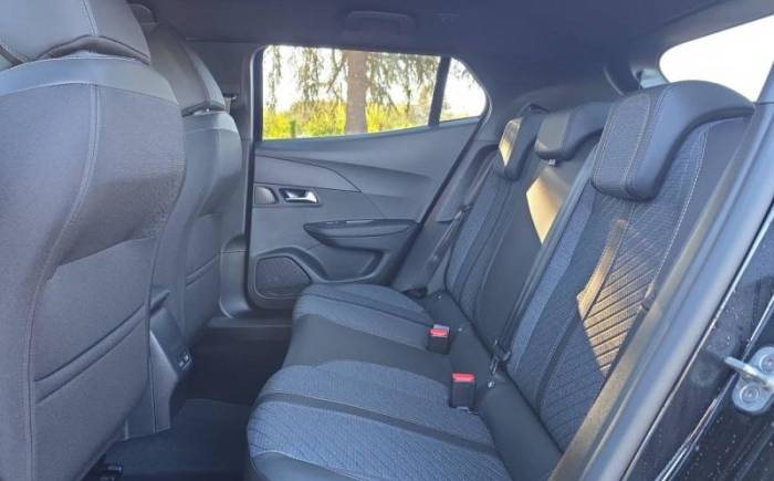 PEUGEOT 2008 HYBRID 145 E-DCS6 ALLURE