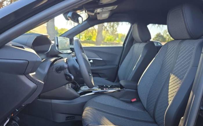 PEUGEOT 2008 HYBRID 145 E-DCS6 ALLURE