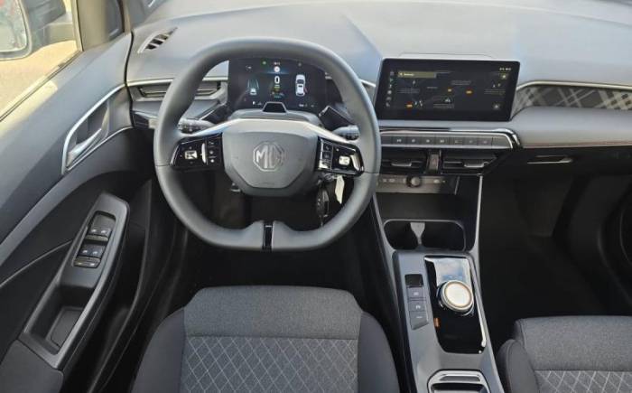 MG MG3 1.5 L HYBRID+ 195 CH STANDARD
