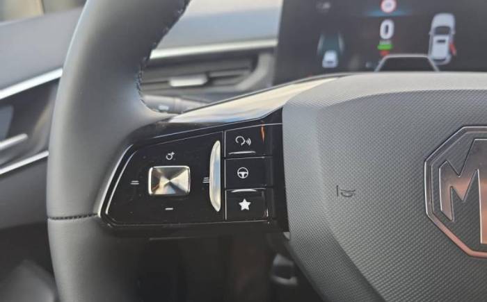 MG MG3 1.5 L HYBRID+ 195 CH STANDARD