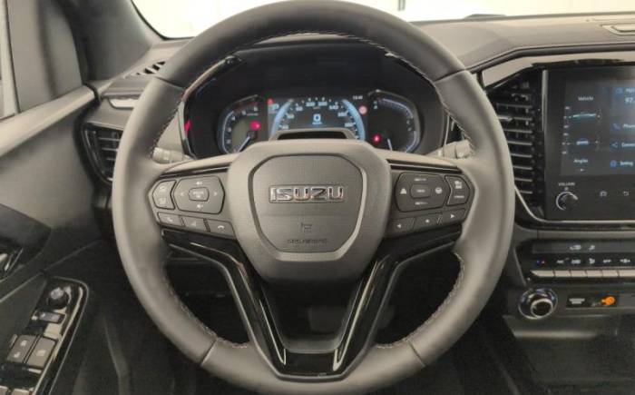 ISUZU D-MAX Crew cabine a t nitro sport 4 places