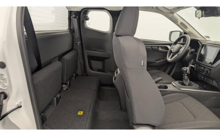 ISUZU D-MAX 2.2L SPACE CABINE M T EVOLUTION