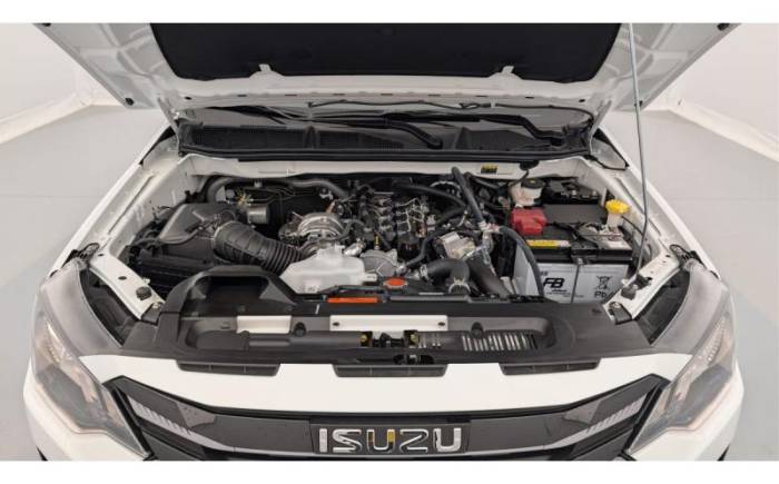ISUZU D-MAX 2.2L SPACE CABINE M T EVOLUTION