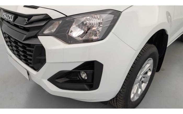 ISUZU D-MAX 2.2L SPACE CABINE M T EVOLUTION