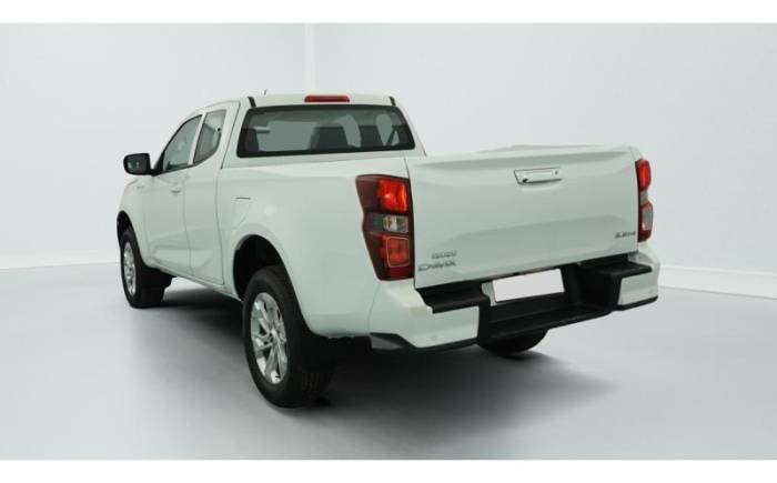 ISUZU D-MAX 2.2L SPACE CABINE M T EVOLUTION