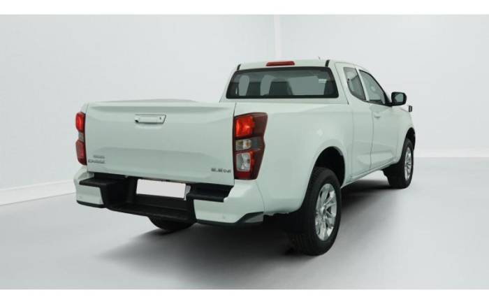 ISUZU D-MAX 2.2L SPACE CABINE M T EVOLUTION