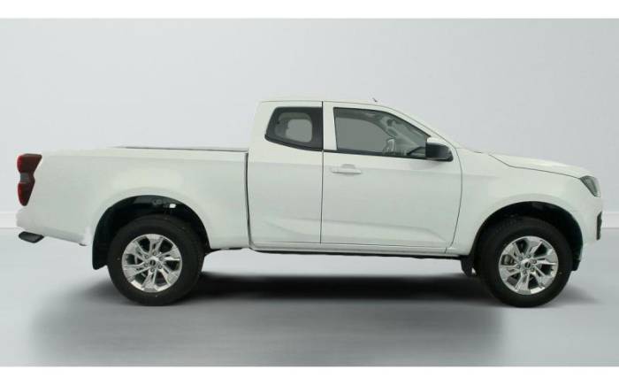 ISUZU D-MAX 2.2L SPACE CABINE M T EVOLUTION