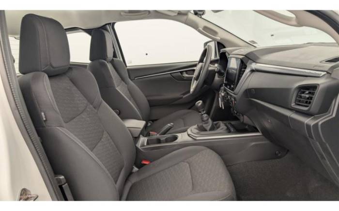 ISUZU D-MAX 2.2L SPACE CABINE M T EVOLUTION