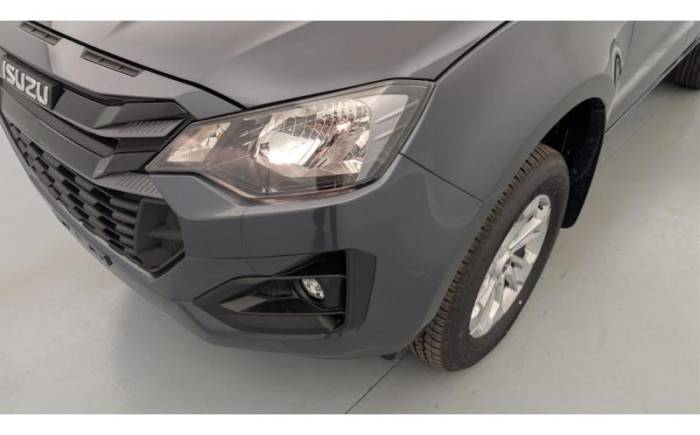 ISUZU D-MAX 2.2L SPACE CABINE M T EVOLUTION