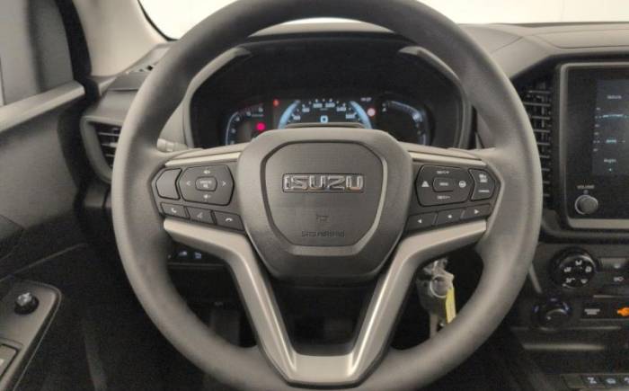 ISUZU D-MAX 2.2L SPACE CABINE M T B-STRONG TO WORK