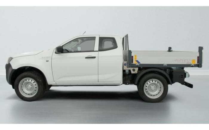 ISUZU D-MAX 2.2L SPACE CABINE M T B-STRONG TO WORK
