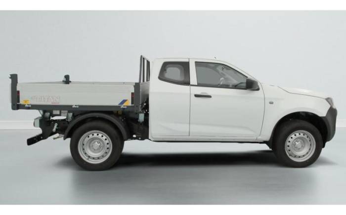 ISUZU D-MAX 2.2L SPACE CABINE M T B-STRONG TO WORK