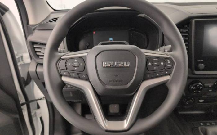 ISUZU D-MAX 2.2L SPACE CABINE M T B-STRONG