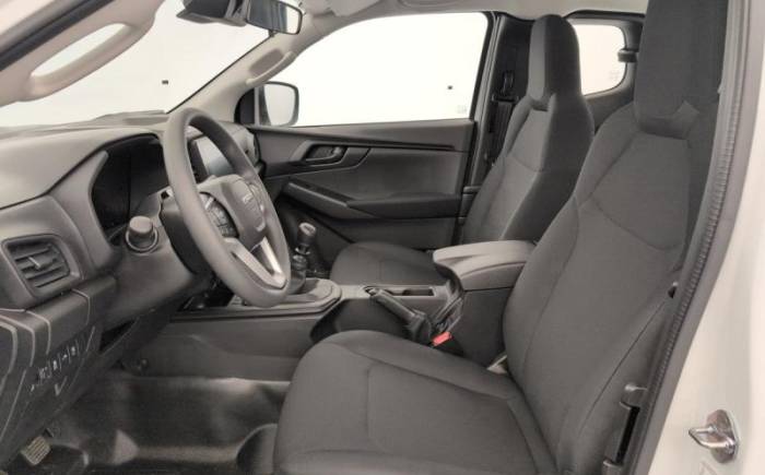 ISUZU D-MAX 2.2L SPACE CABINE M T B-STRONG