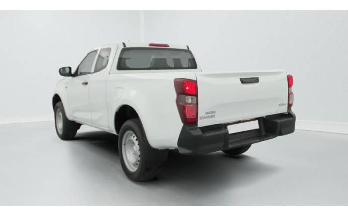 ISUZU D-MAX 2.2L SPACE CABINE M T B-STRONG