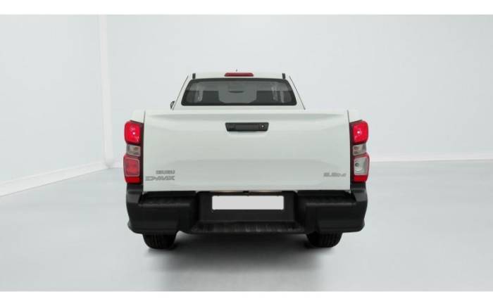 ISUZU D-MAX 2.2L SPACE CABINE M T B-STRONG