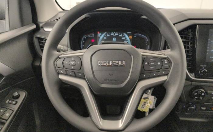 ISUZU D-MAX 2.2L SPACE CABINE A T EVOLUTION