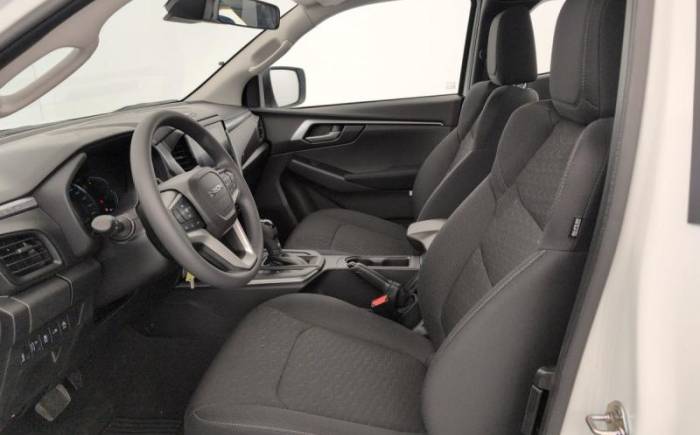 ISUZU D-MAX 2.2L SPACE CABINE A T EVOLUTION