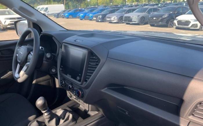 ISUZU D-MAX 2.2L SINGLE CABINE M T B-STRONG